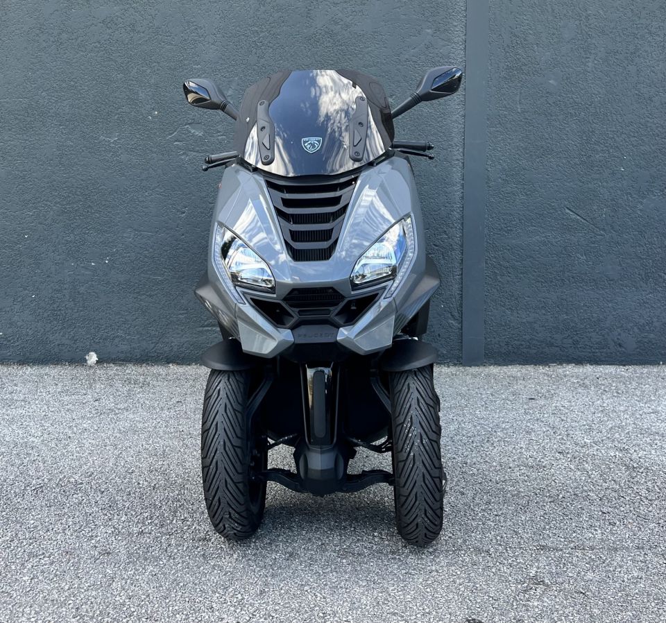 PEUGEOT METROPOLIS 400 4