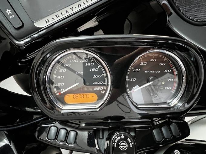 HARLEY-DAVIDSON TOURING ROAD GLIDE 1745 SPECIAL 4