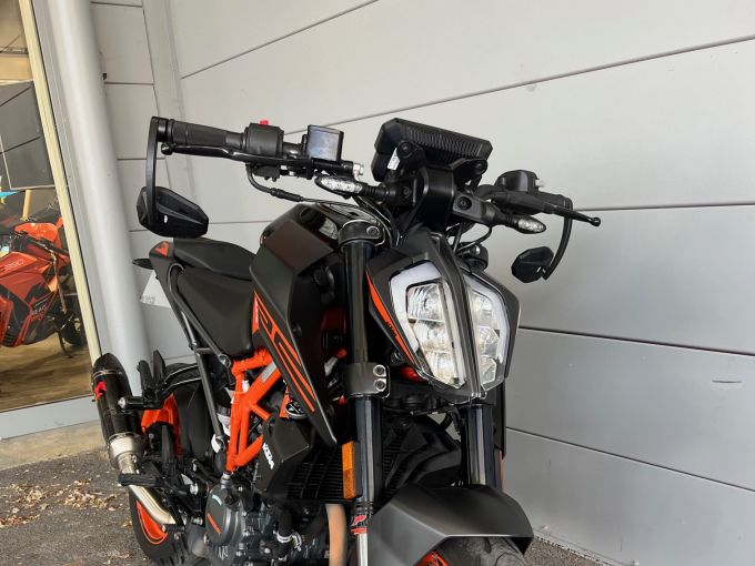 KTM 125 DUKE ABS 4