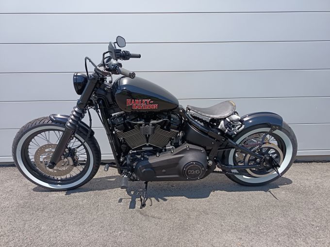 HARLEY-DAVIDSON SOFTAIL STREET BOB 1868 4