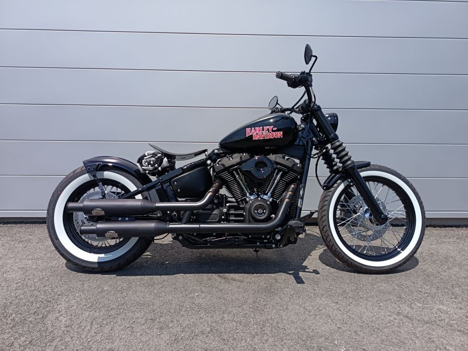 HARLEY-DAVIDSON SOFTAIL STREET BOB 1868 4