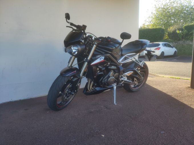 TRIUMPH STREET TRIPLE 765 RS 4