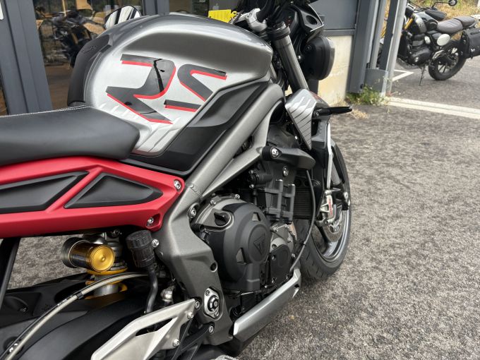 TRIUMPH STREET TRIPLE 765 RS 4