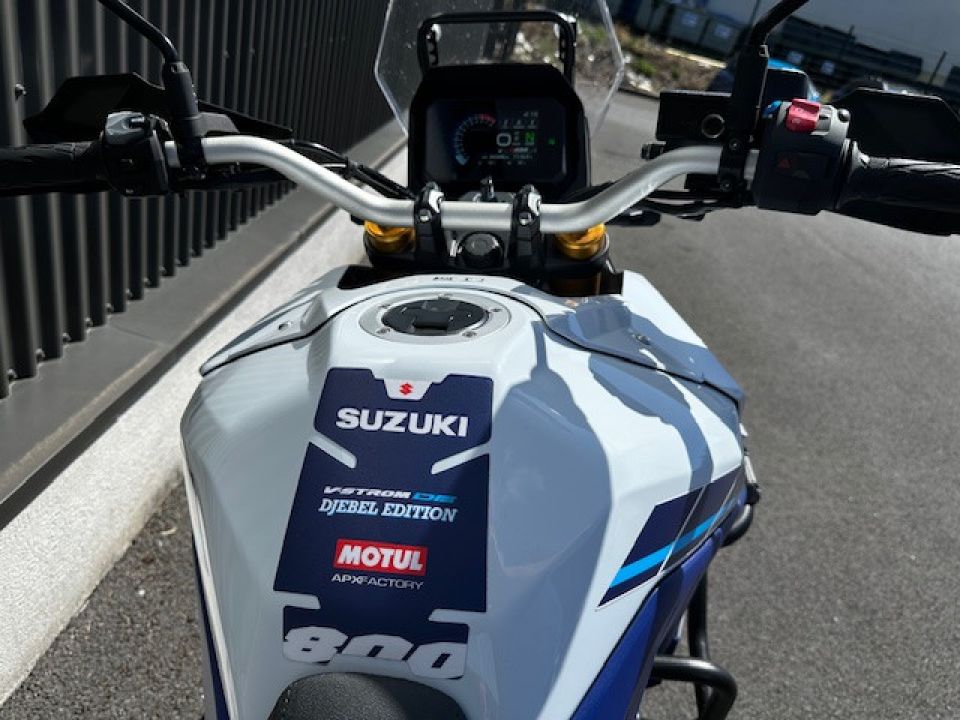 SUZUKI DL 800 V-Storm 4
