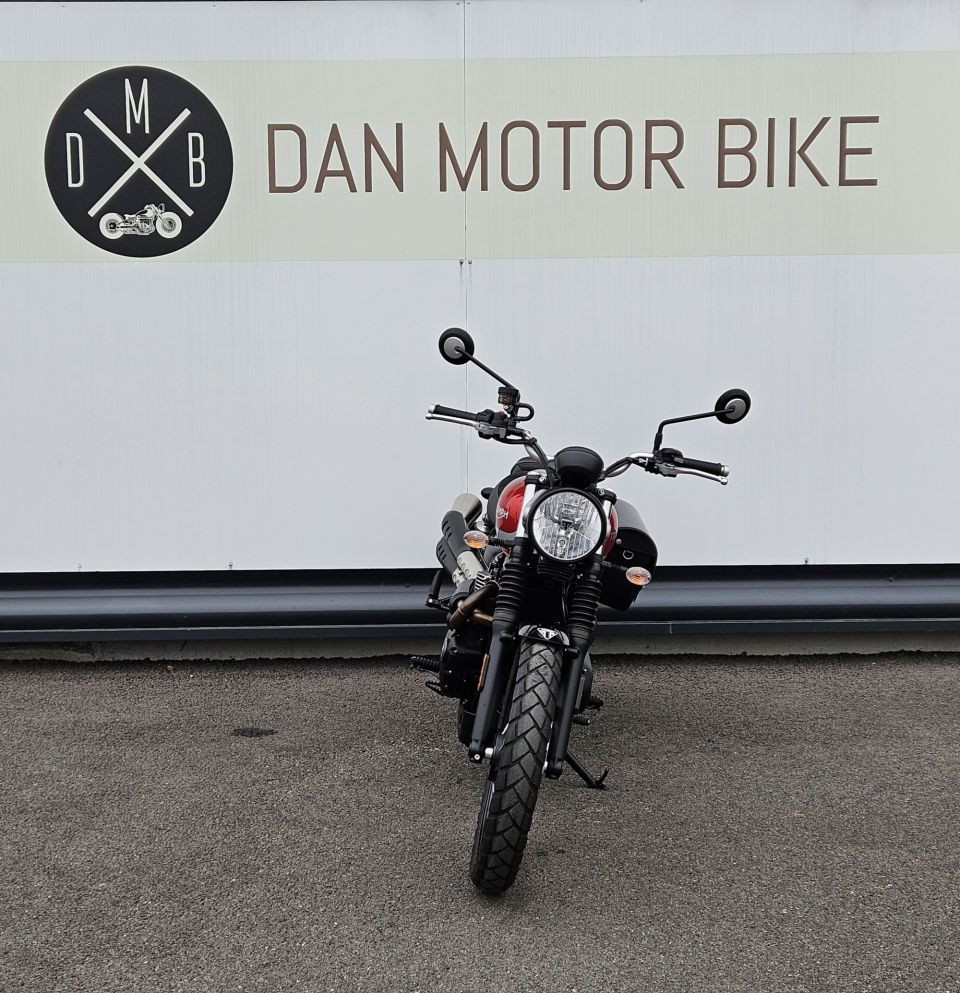 TRIUMPH STREET SCRAMBLER  900 4