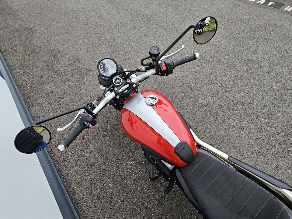 TRIUMPH STREET SCRAMBLER  900 4