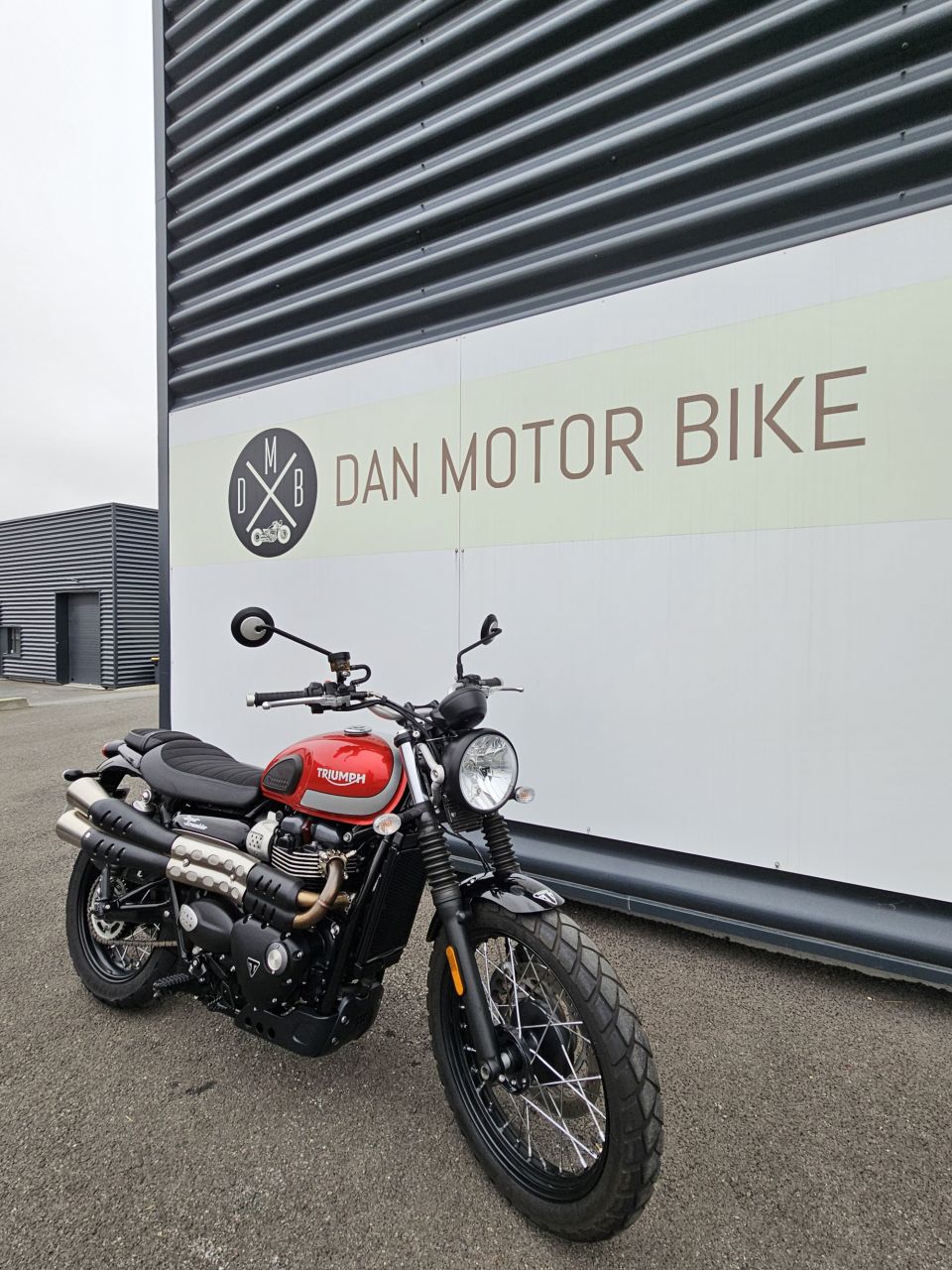 TRIUMPH STREET SCRAMBLER  900 4