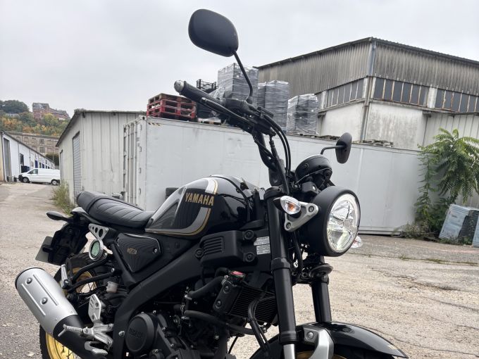 YAMAHA XSR 125 Legacy 4