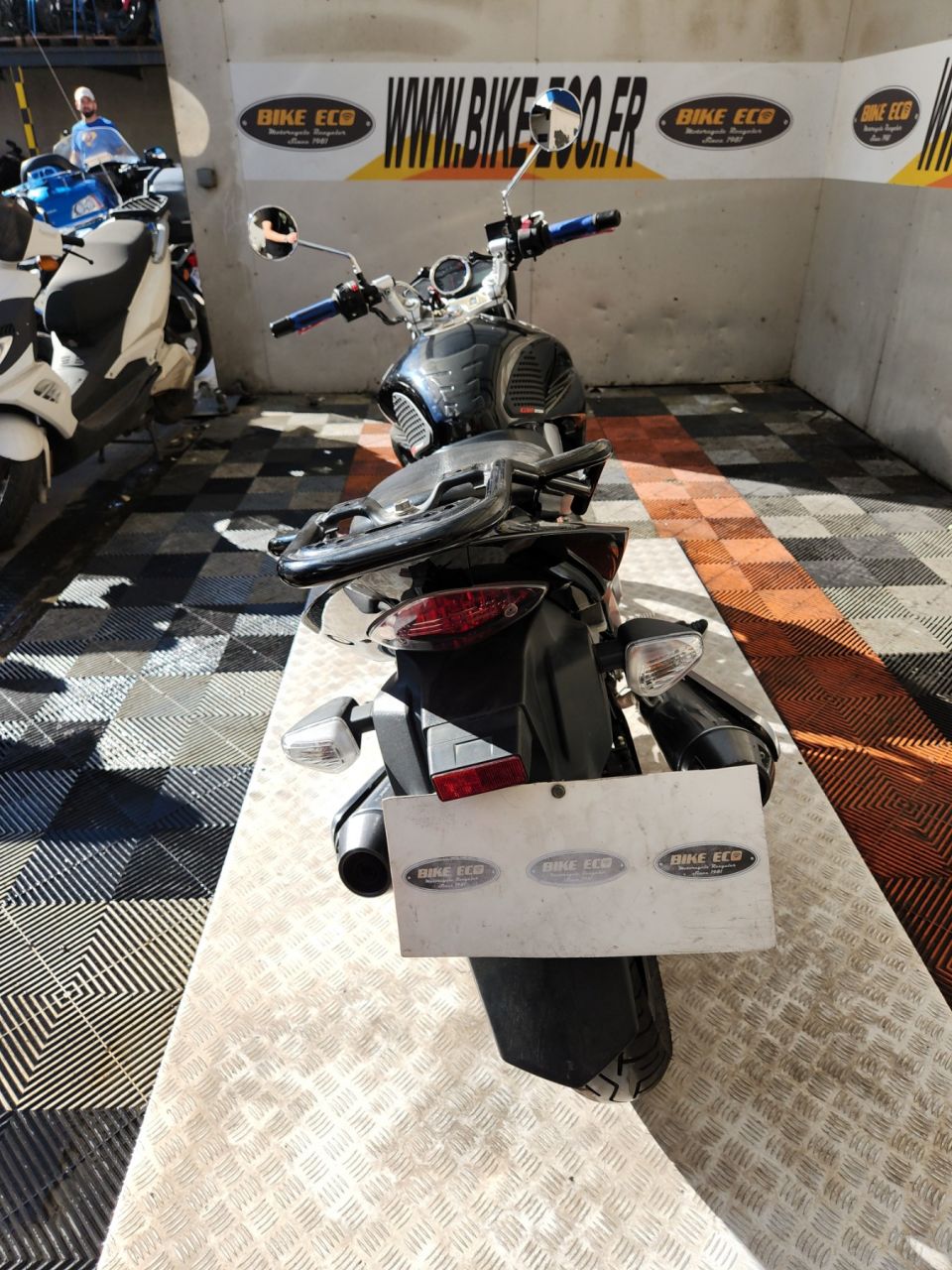 SUZUKI GW 250 INAZUMA 4