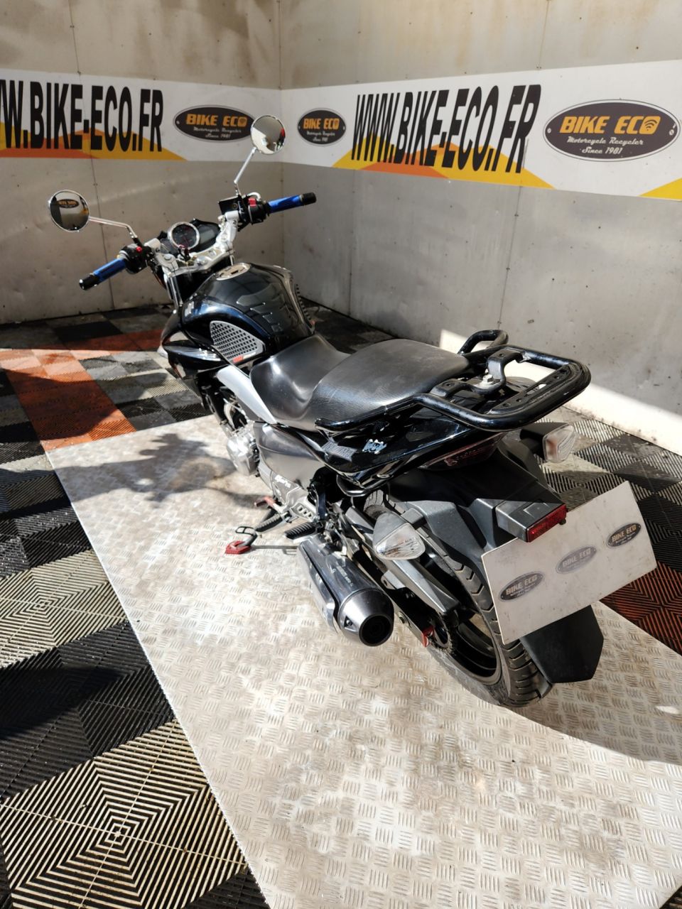 SUZUKI GW 250 INAZUMA 4