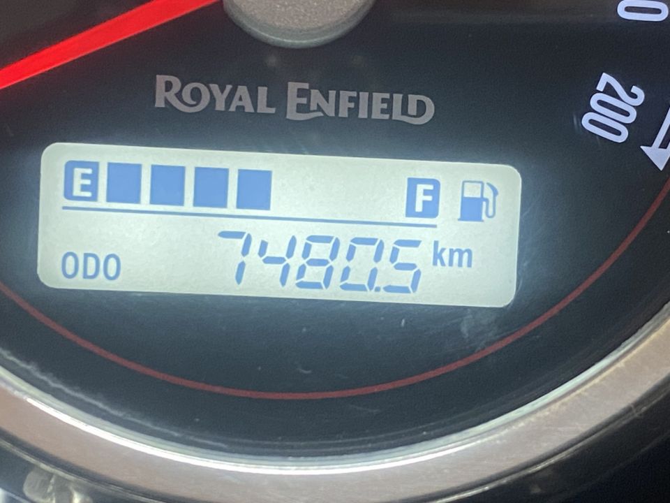 ROYAL ENFIELD INTERCEPTOR 4