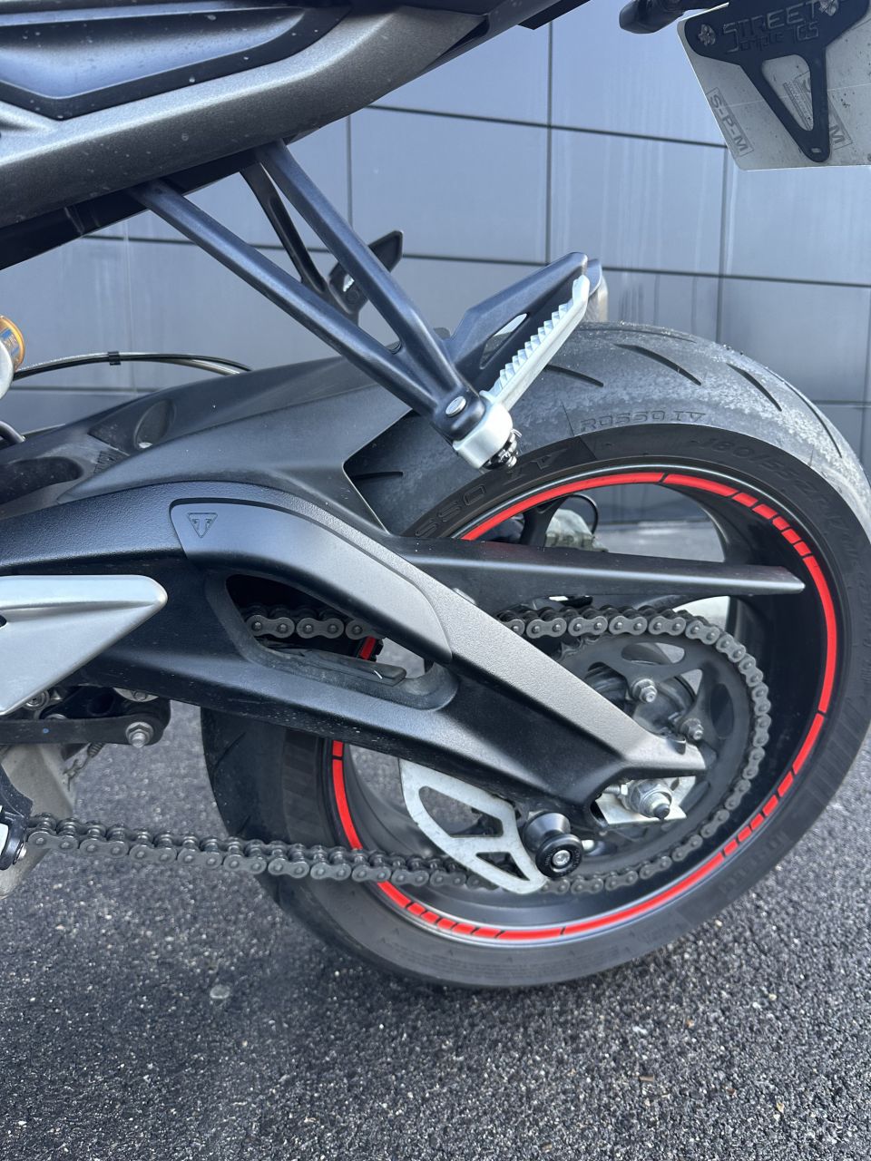 TRIUMPH STREET TRIPLE 765 RS 4