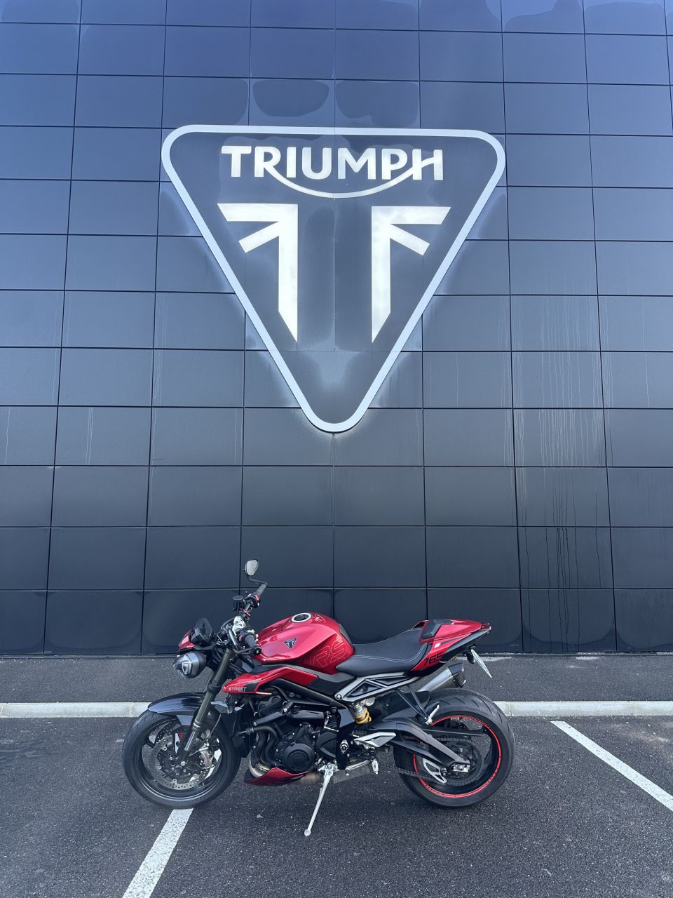 TRIUMPH STREET TRIPLE 765 RS 4