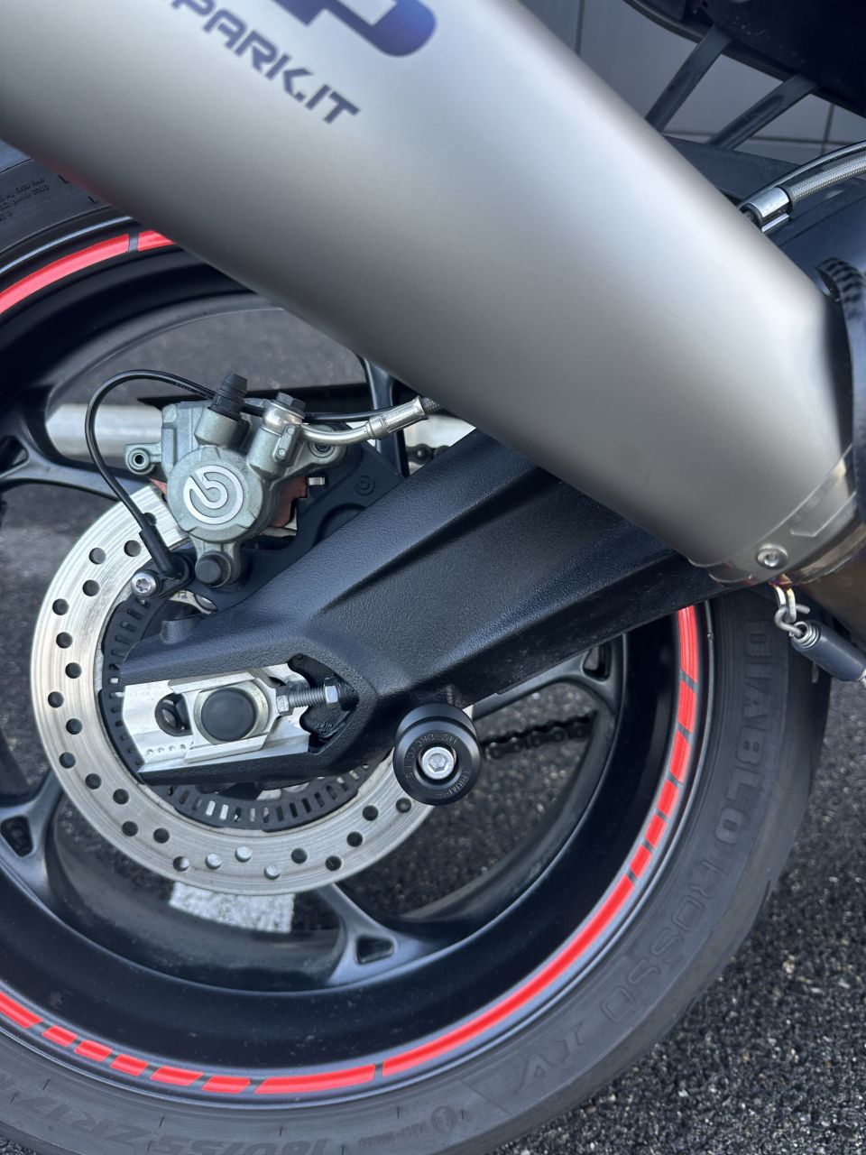 TRIUMPH STREET TRIPLE 765 RS 4