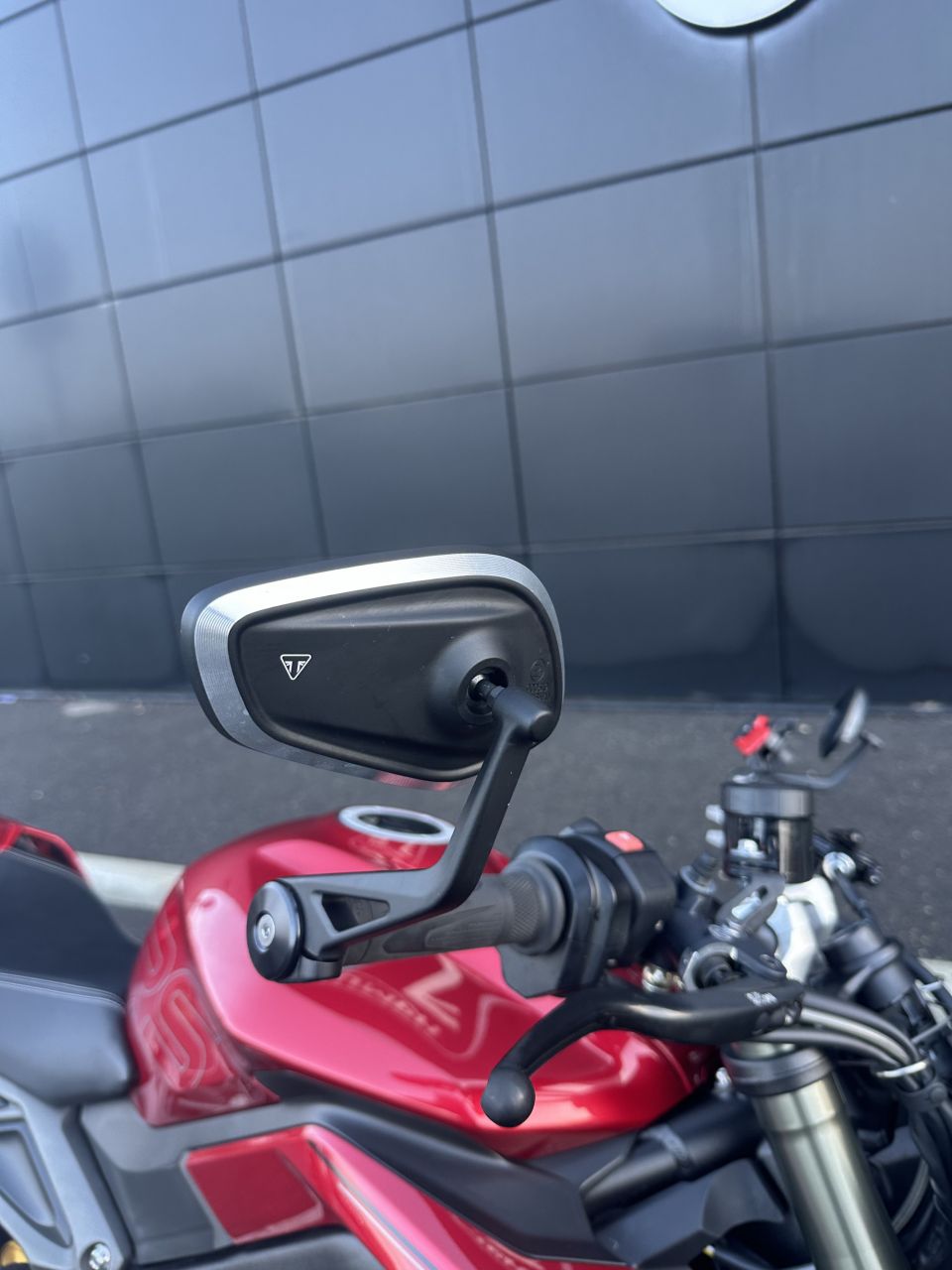 TRIUMPH STREET TRIPLE 765 RS 4