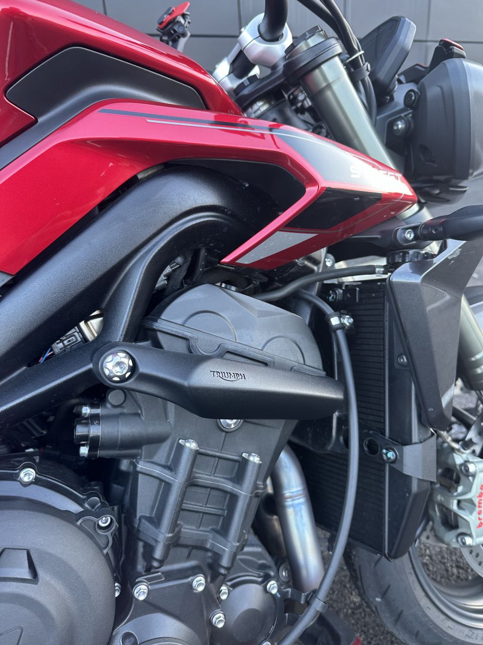 TRIUMPH STREET TRIPLE 765 RS 4