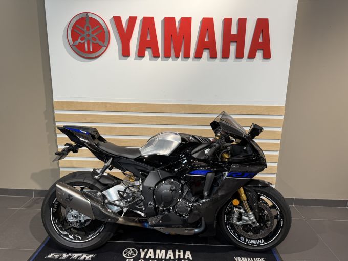 YAMAHA YZF 1000 R1 4