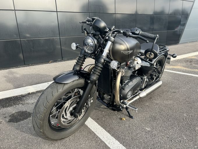 TRIUMPH Bonneville Bobber 1200 4