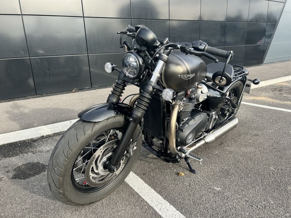 TRIUMPH Bonneville Bobber 1200 4