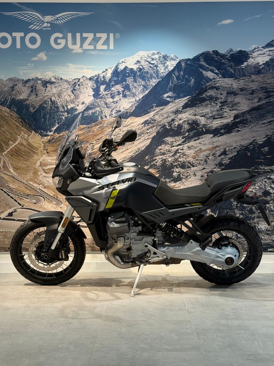 MOTO GUZZI STELVIO 4