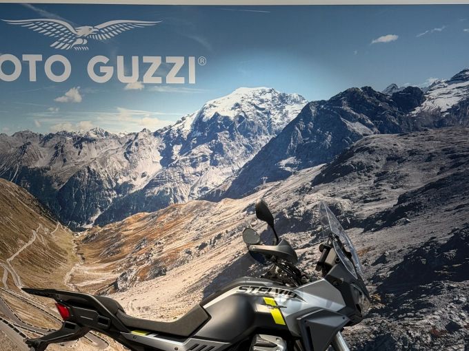 MOTO GUZZI STELVIO 4