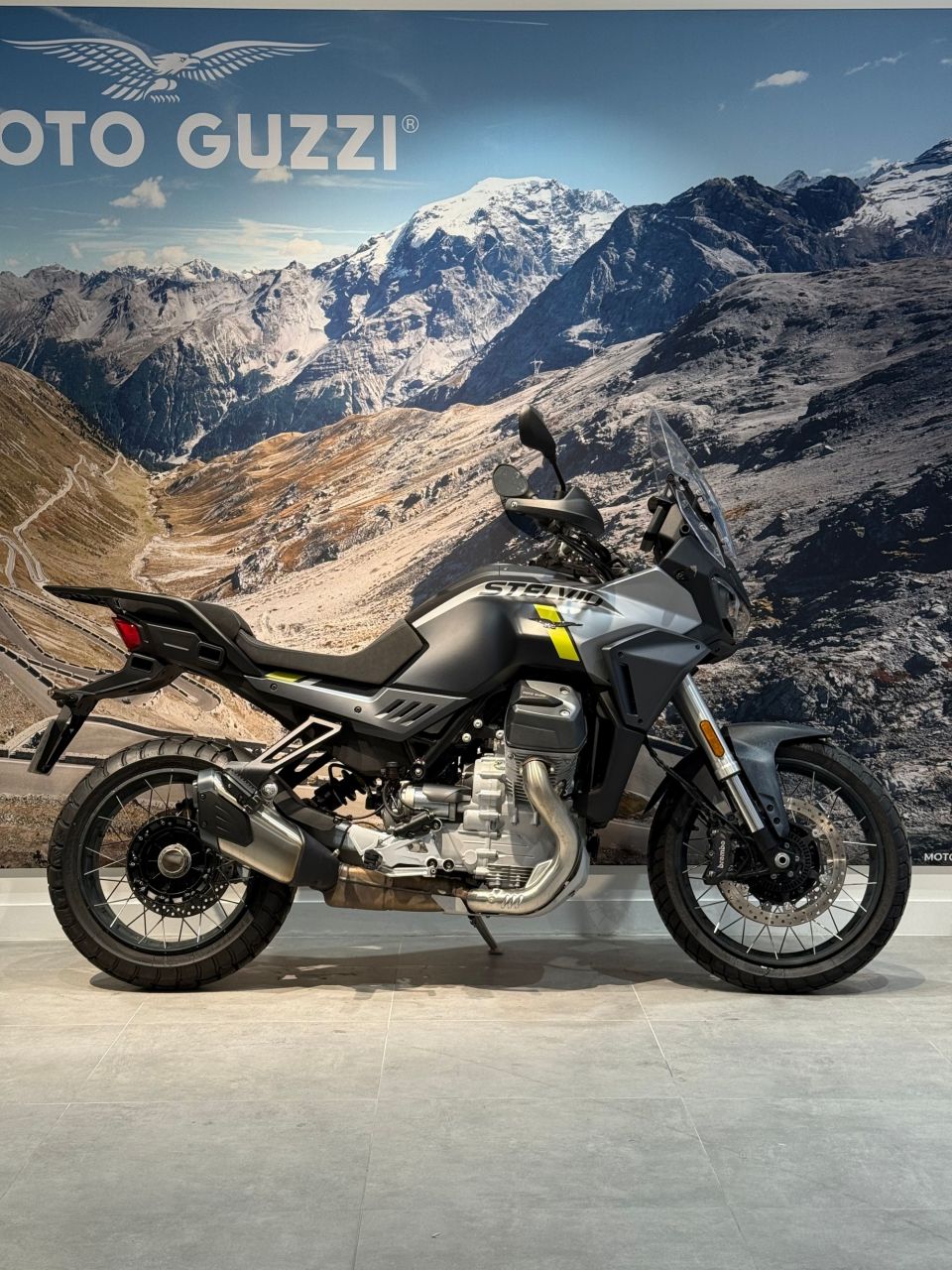 MOTO GUZZI STELVIO 4