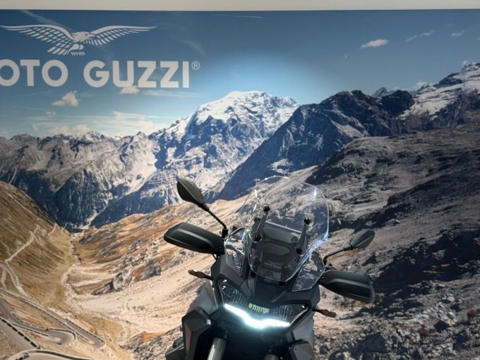 MOTO GUZZI STELVIO 4