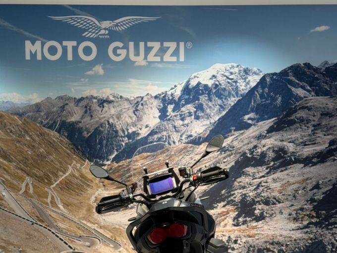 MOTO GUZZI STELVIO 4
