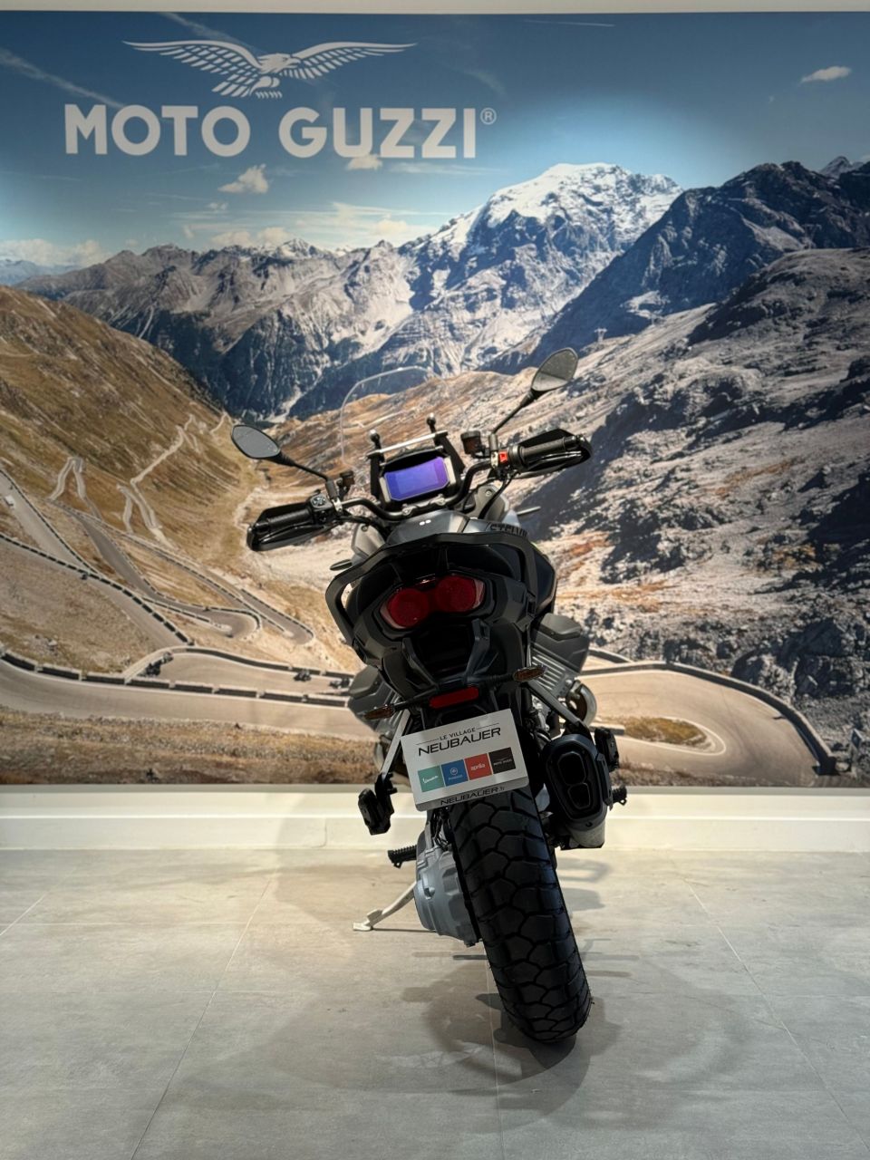 MOTO GUZZI STELVIO 4