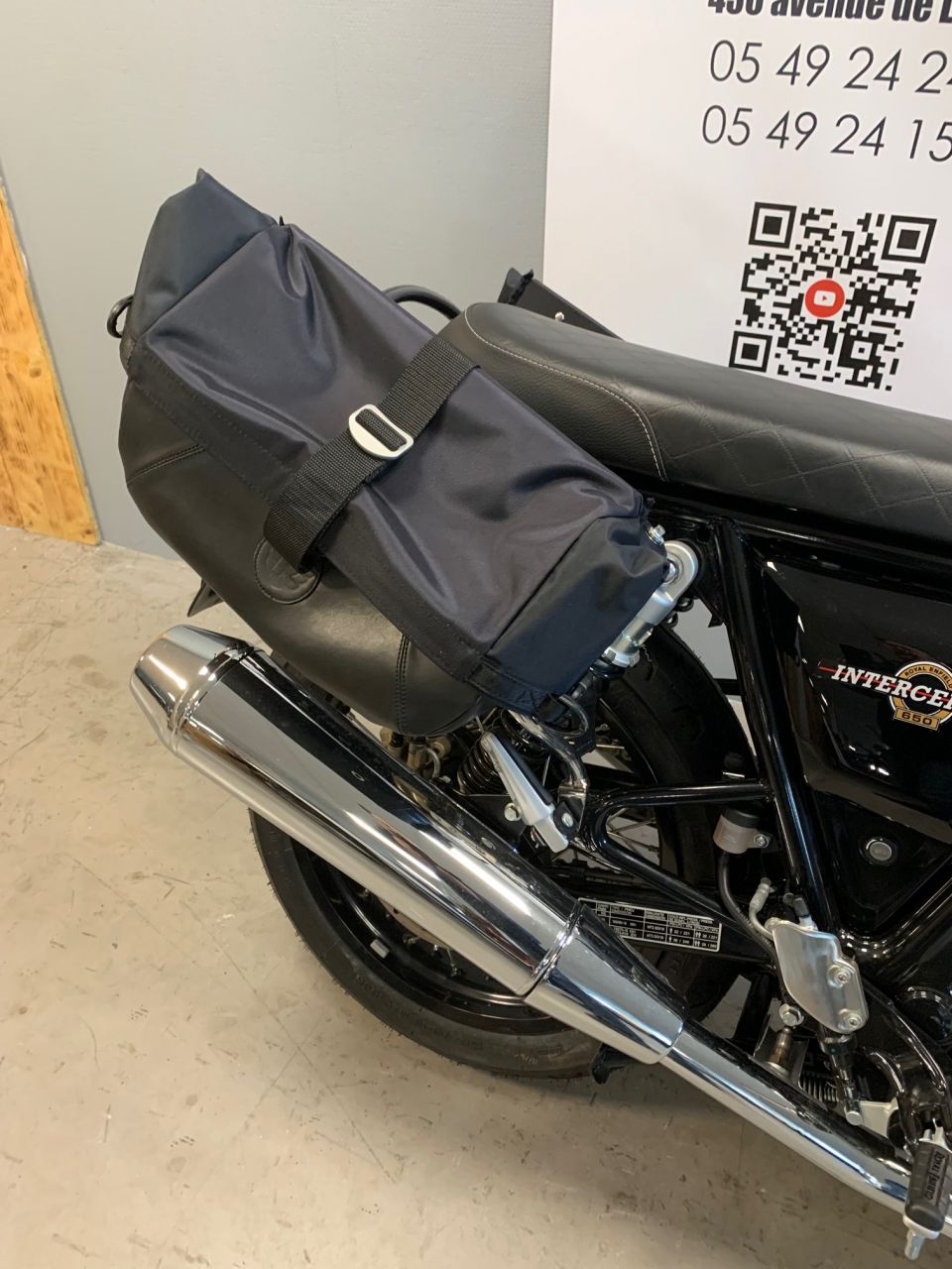 ROYAL ENFIELD INTERCEPTOR 4