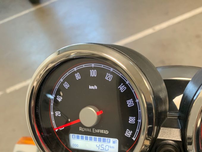 ROYAL ENFIELD INTERCEPTOR 4