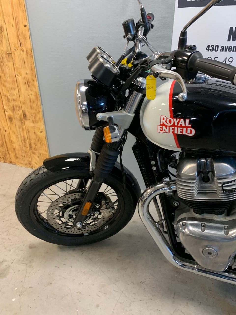 ROYAL ENFIELD INTERCEPTOR 4