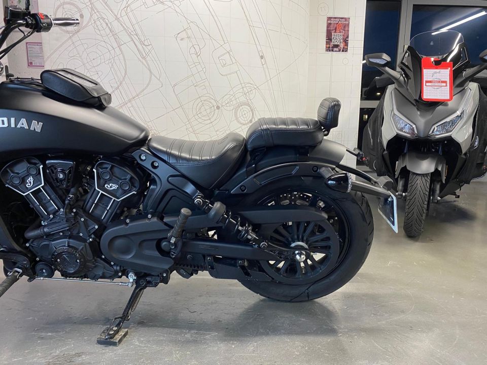 INDIAN SCOUT BOBBER SIXTY 4