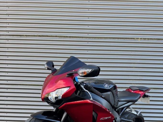 HONDA CBR 1000 RR 4