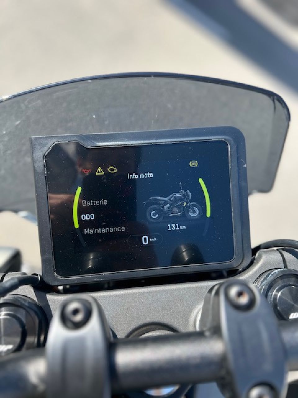 HUSQVARNA SVARTPILEN 125 ABS 4