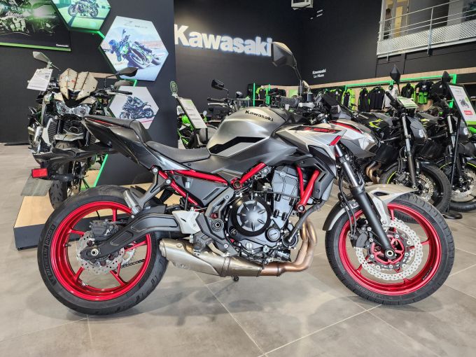 KAWASAKI Z 650 (47.5CV) 4