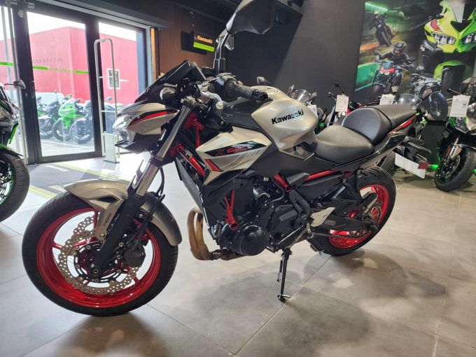 KAWASAKI Z 650 (47.5CV) 4