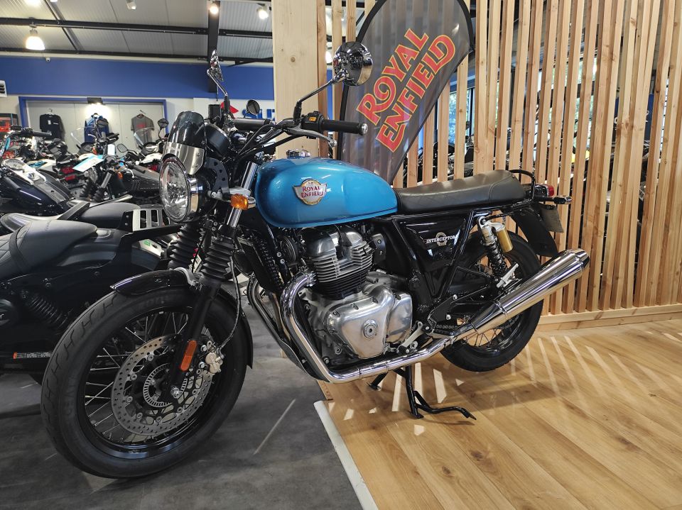 ROYAL ENFIELD INTERCEPTOR 4