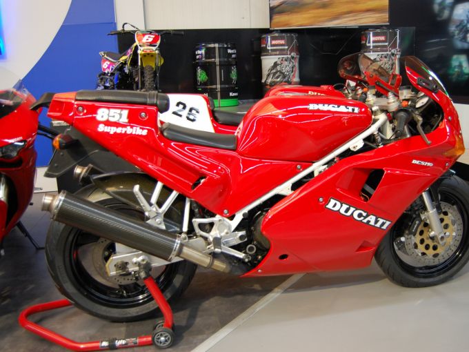 DUCATI 851 SUPERBIKE 4