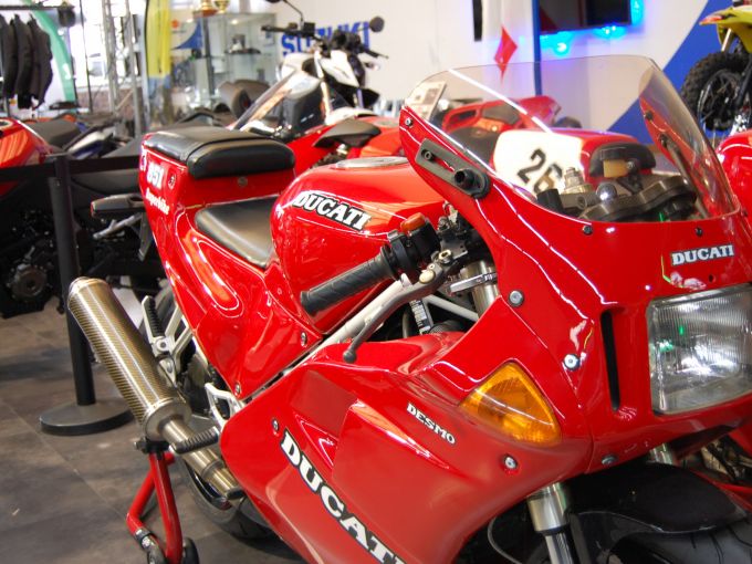 DUCATI 851 SUPERBIKE 4