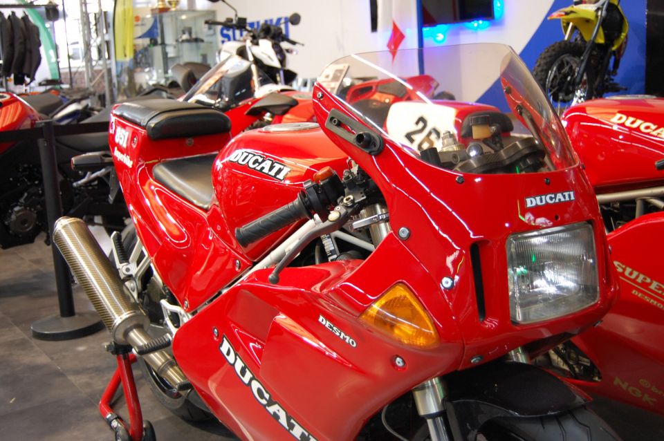 DUCATI 851 SUPERBIKE 4