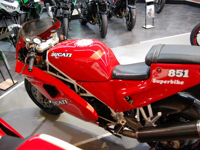 DUCATI 851 SUPERBIKE 4