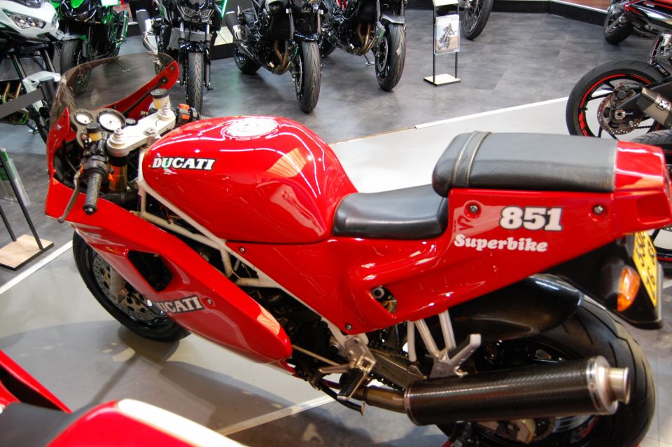DUCATI 851 SUPERBIKE 4