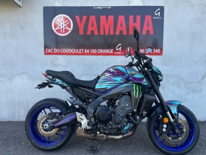 YAMAHA MT-09 4