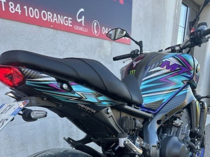 YAMAHA MT-09 4