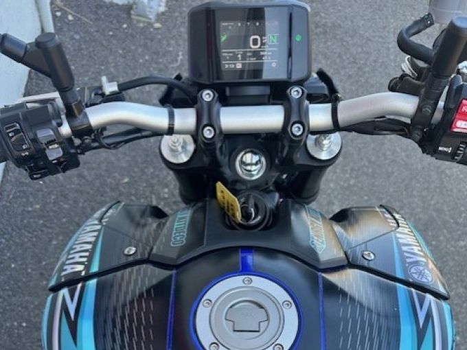 YAMAHA MT-09 4