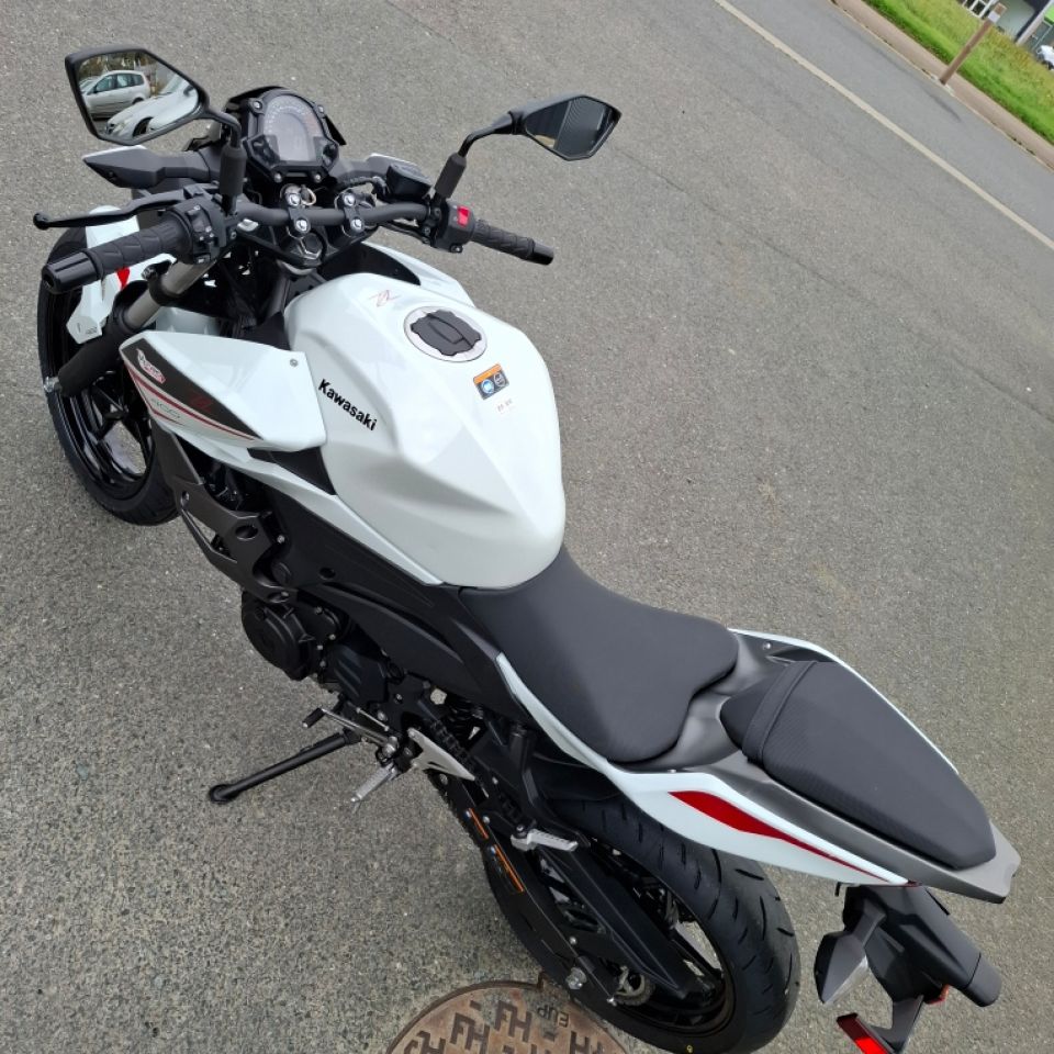 KAWASAKI Z400 4