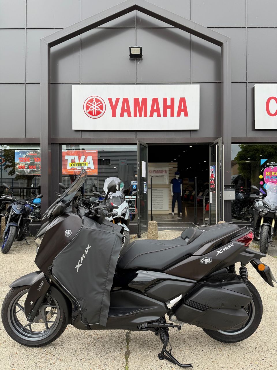 YAMAHA XMAX 300 Tech Max 4