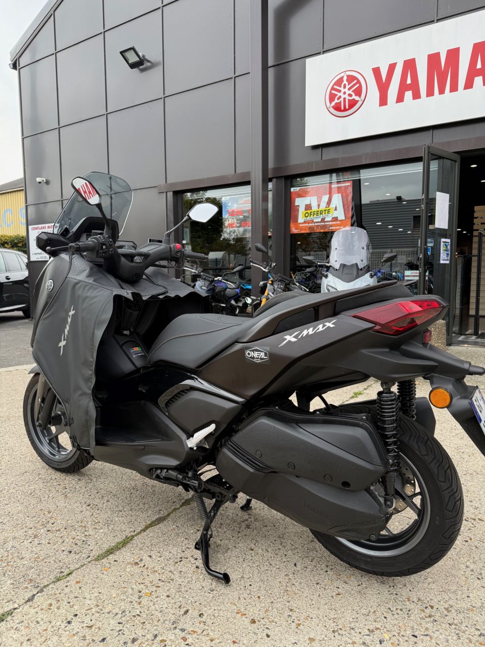 YAMAHA XMAX 300 Tech Max 4