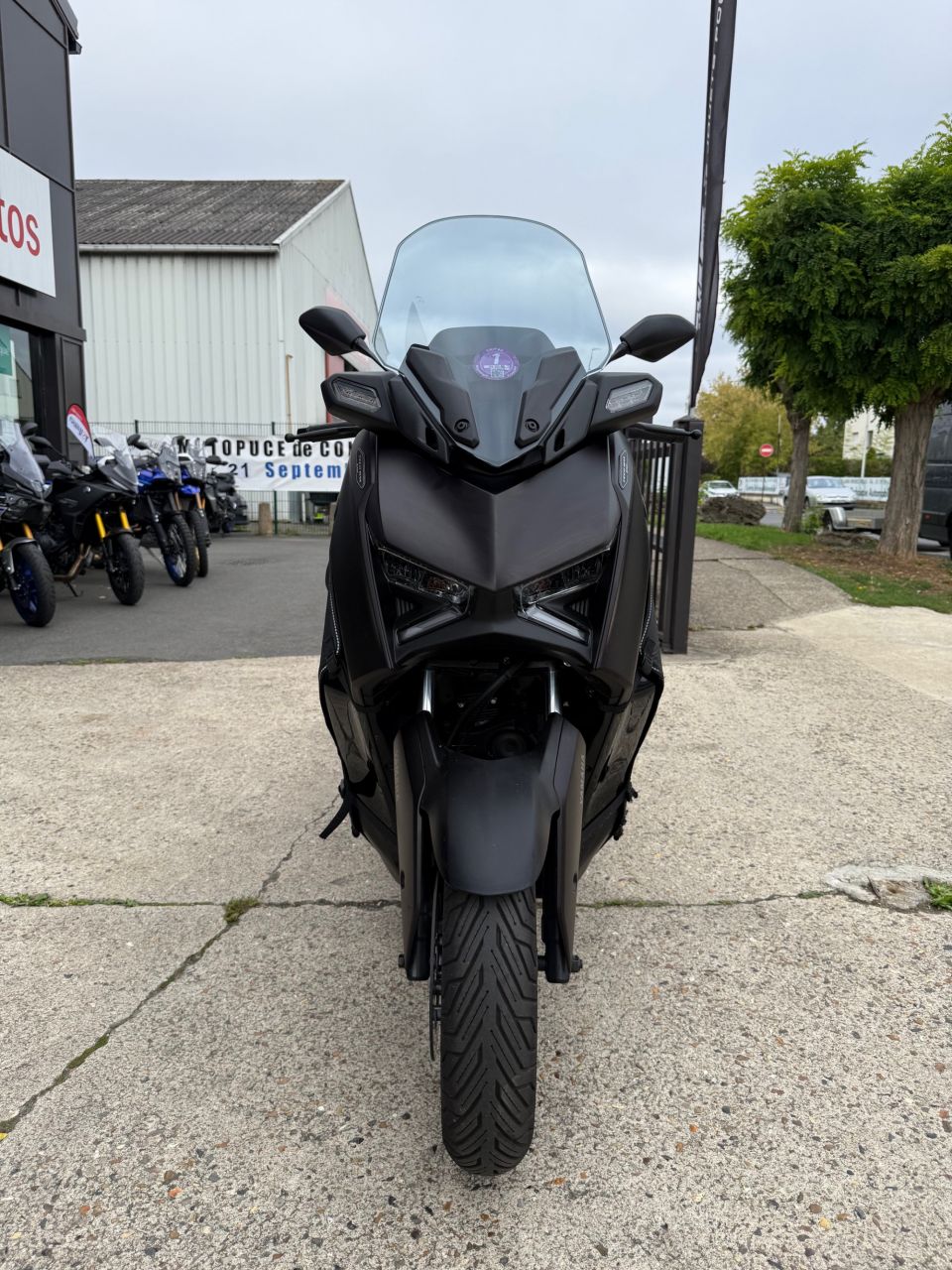 YAMAHA XMAX 300 Tech Max 4